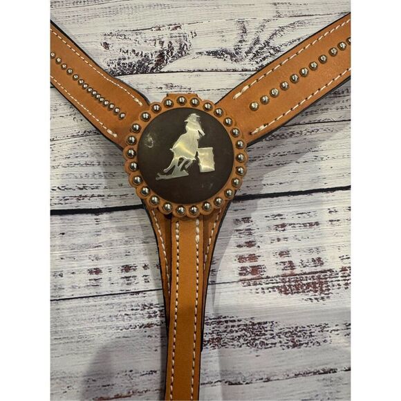 Cowboy Decor barrel racing breastplate light oil full size new - Picture 1 of 3